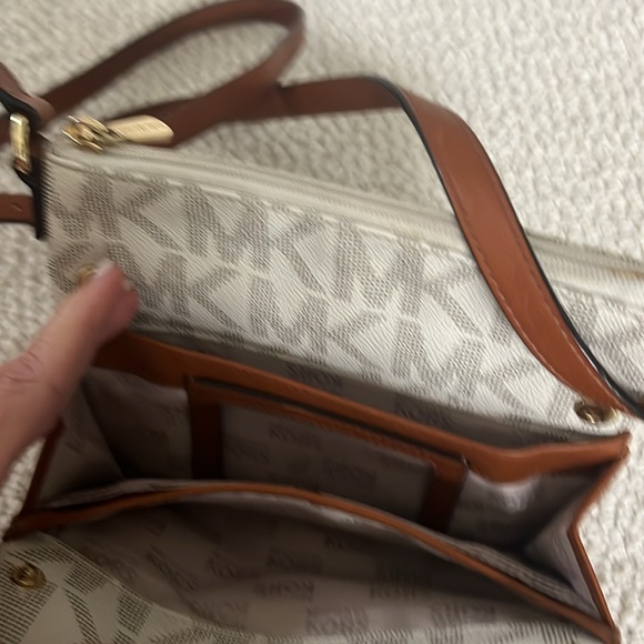 mK bag. Cross over. - Picture 3 of 8